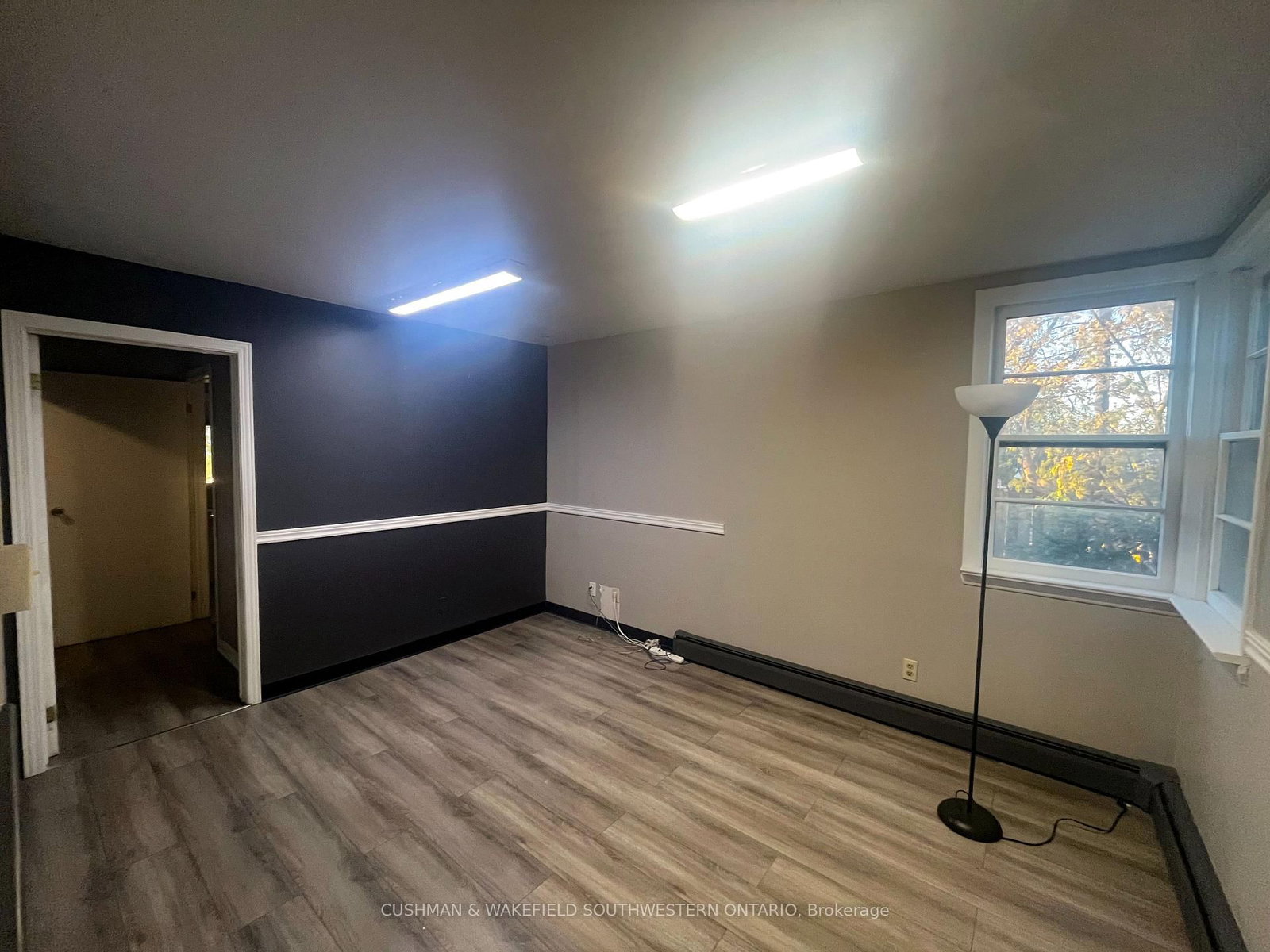 1891 Wharncliffe Road S, Unit Office - Photo 4