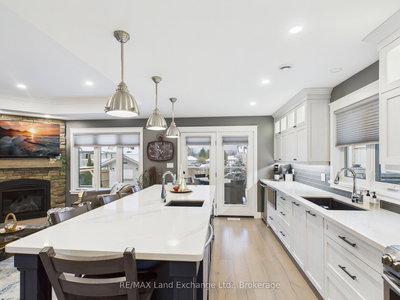 756 Reynolds Drive, Kincardine, Ontario image-0-3