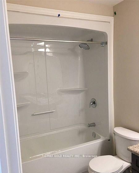 36 Damude Ave, Thorold, L2V 0G6 | Image 2