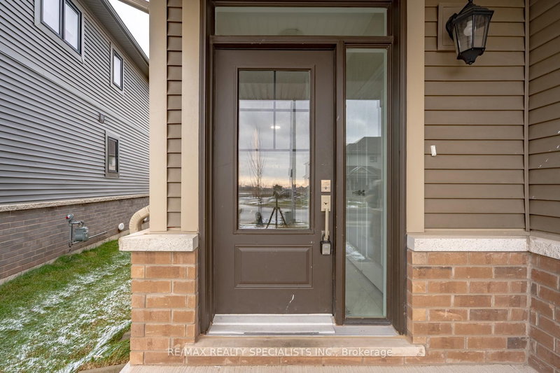 51 Starfire Cres, Hamilton, L8E 0K8 | Image 3