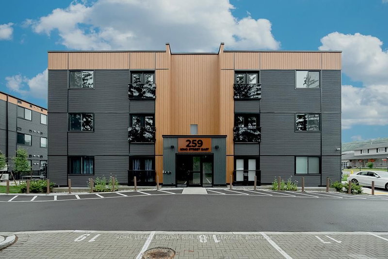 home for lease on 0B-259 King Street E