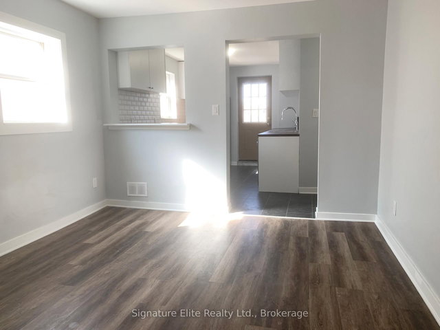 2 - 193 Wentworth Street N