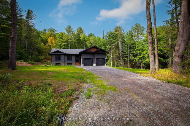 260 STEPHENSON 2 Road W