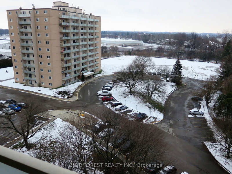 302 - 573 Mornington Ave, London East, N5Y 4T9 | Image 2