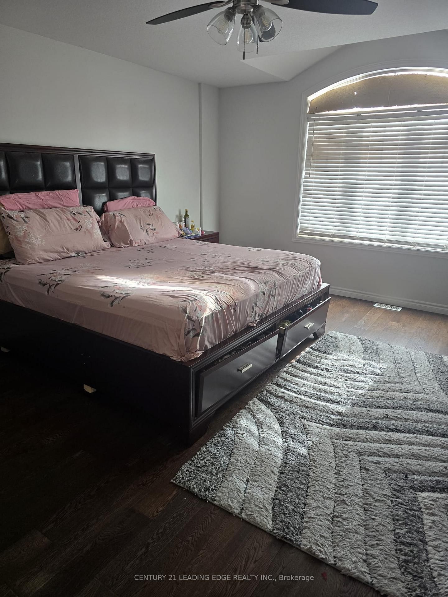 2C Vic Chambers Place N, Unit 2C - Photo 3