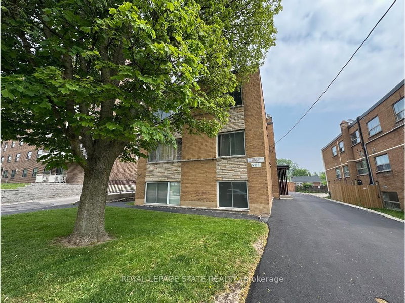 981 Mohawk Rd E, Hamilton, L8T 2R9 | Image 2