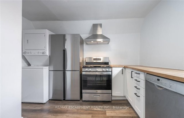 2 - 198 Sherman Avenue N