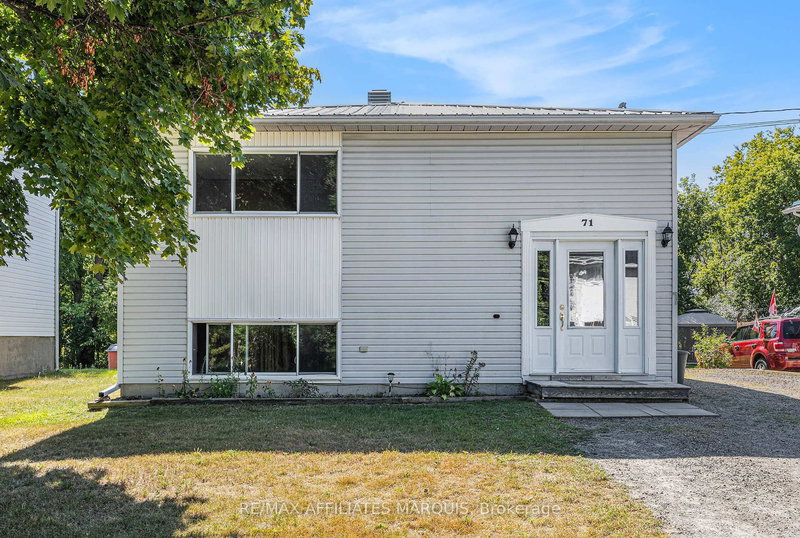 71 Stephen St, Smiths Falls, K7A 1K7 | Image 2
