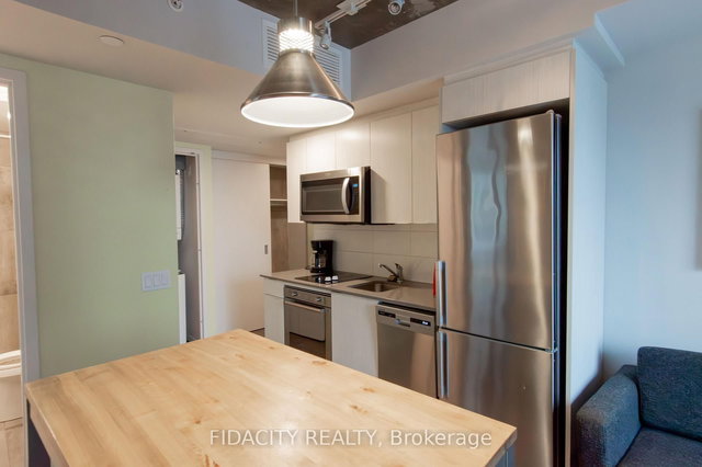 1119 - 105 Champagne Avenue S