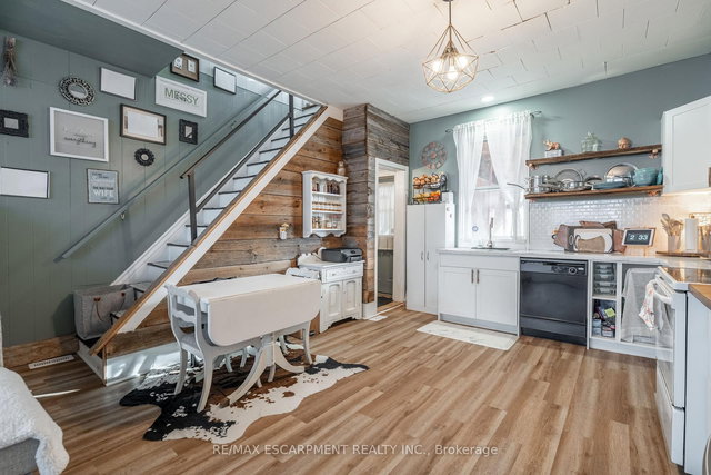 A&B - 18 King Street