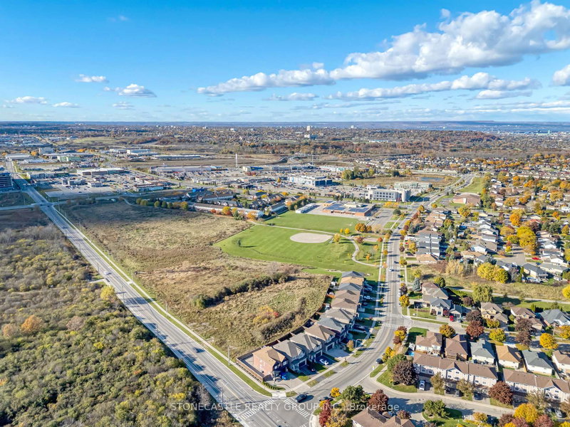 390 Highland Rd W, Hamilton, L8J 0J5 | Image 3