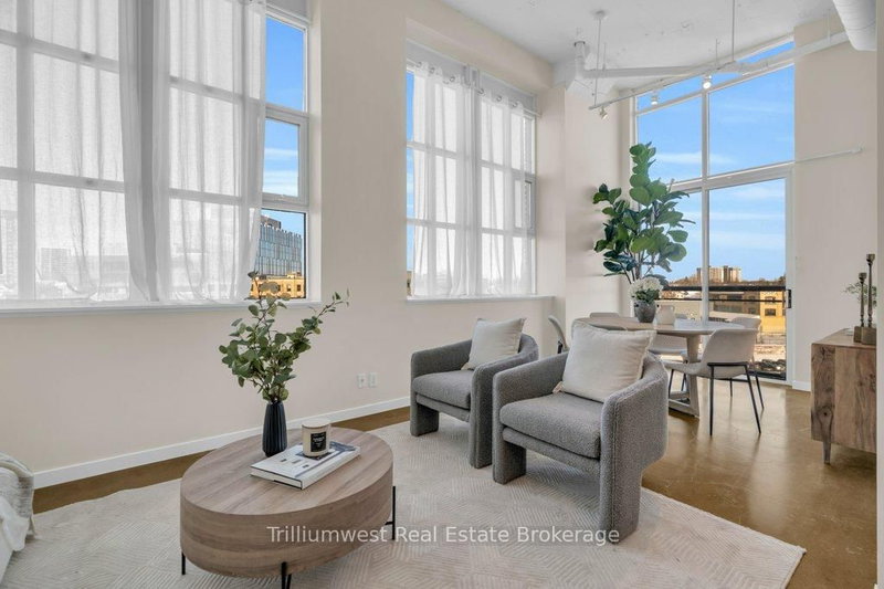 home for sale on 524-410 King Street W