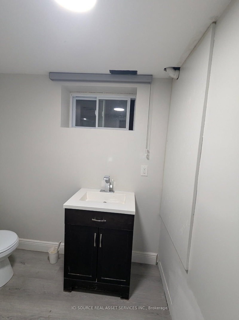 B - 6447 Culp St, Niagara Falls, L2G 2C2 | Image 2