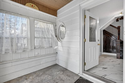 6175 Barker Street — photo 5