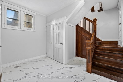 6175 Barker Street — photo 6