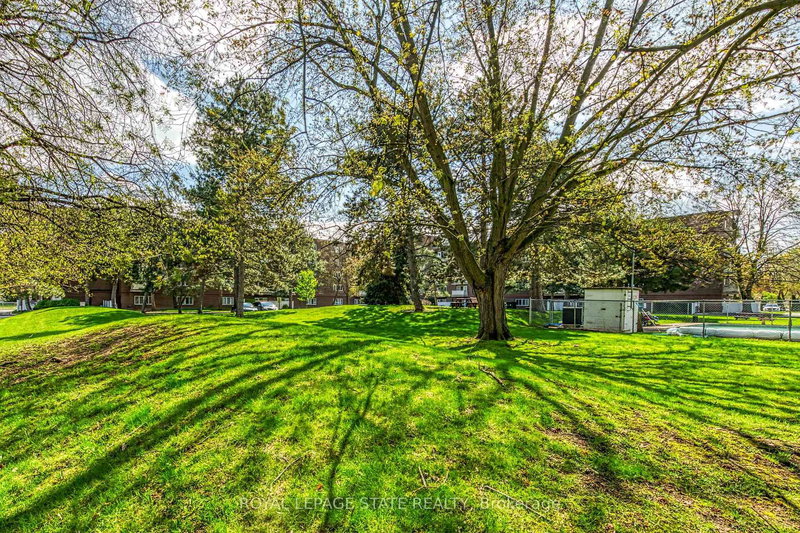 220 - 198 Scott St, St. Catharines, L2N 5T3 | Image 2