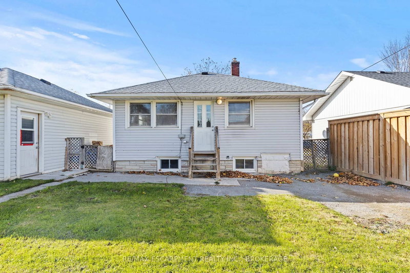Lower - 14 Westmount Ave, Thorold, L2V 2W1 | Image 2