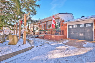 6887 Fairlawn Crescent