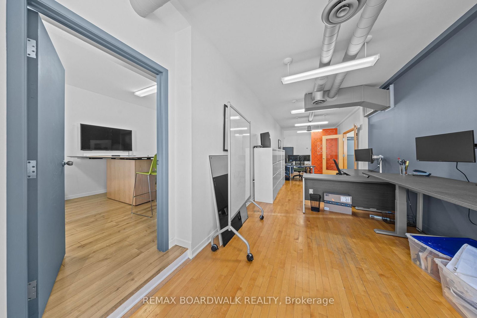 346 Richmond Road E, Unit 209-210 - Photo 8