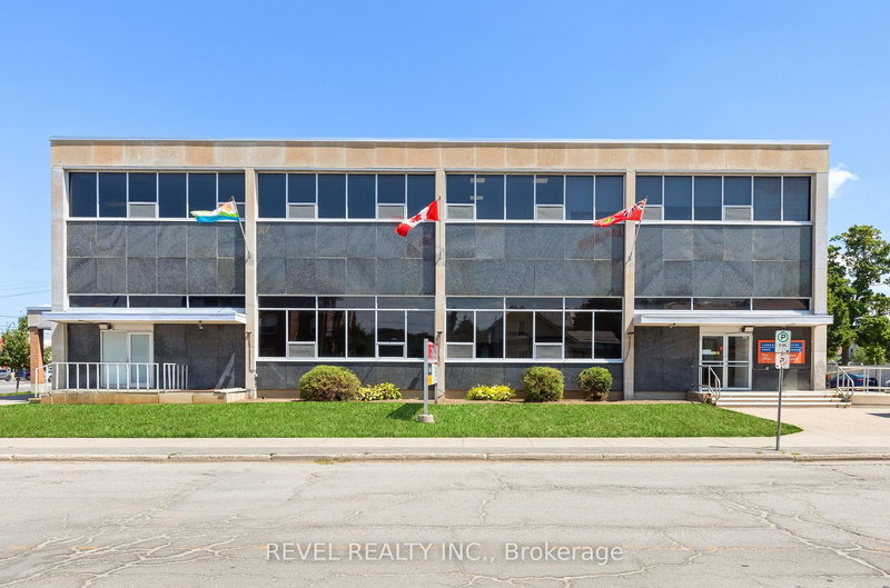 Upper 3 - 34 Cambridge St S, Kawartha Lakes, K9V 3B8 | Image 3