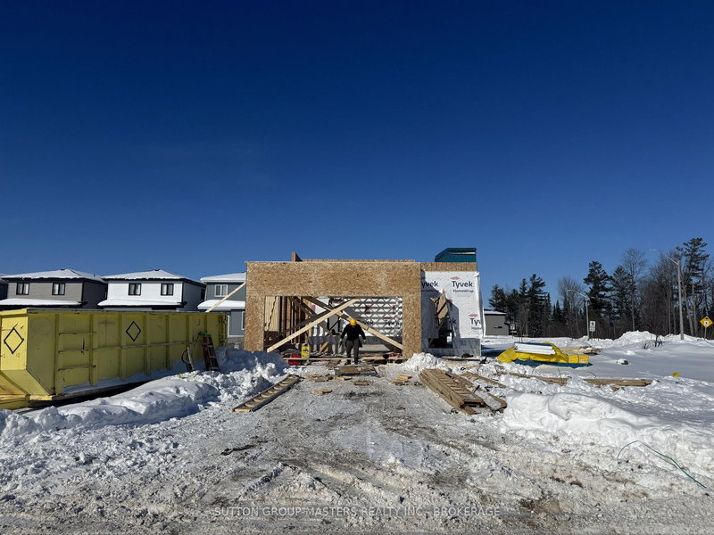 228 Superior Dr, Loyalist, K7N 0E5 | Image 2