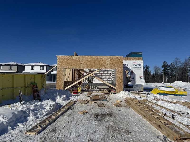 228 Superior Dr, Loyalist, K7N 0E5 | Image 3