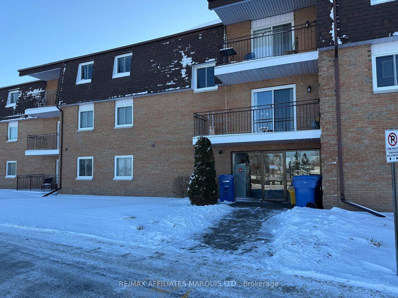 307 - 220 Kenyon St W, North Glengarry, K0C 1A0 | Image 2