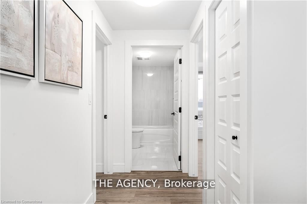 2 Dundas Street W, Unit 305 - Photo 17