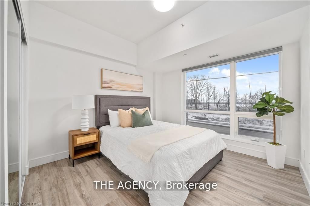 2 Dundas Street W, Unit 305 - Photo 19