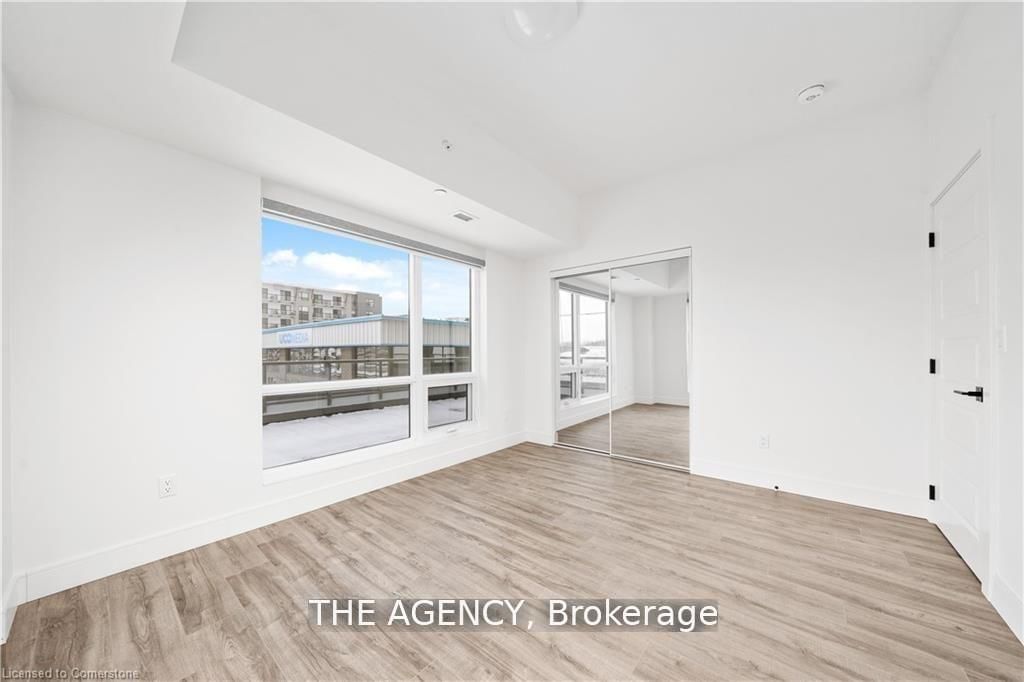 2 Dundas Street W, Unit 305 - Photo 23