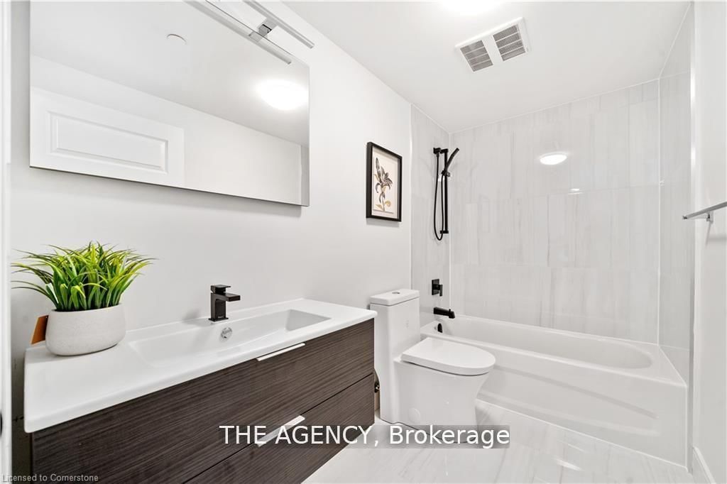 2 Dundas Street W, Unit 305 - Photo 24