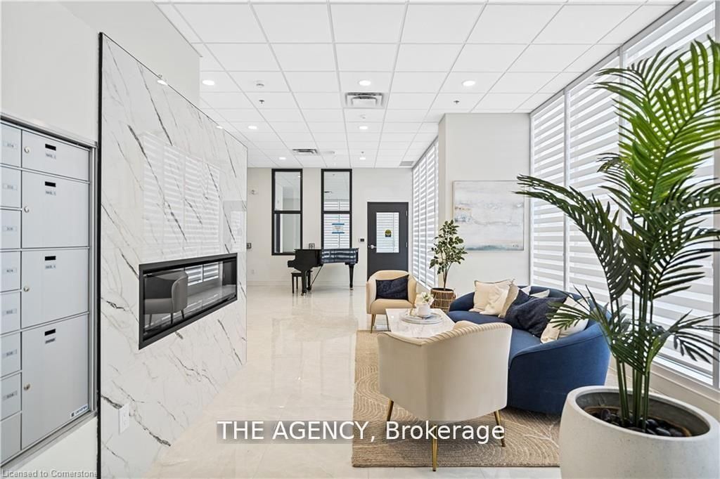 2 Dundas Street W, Unit 305 - Photo 28