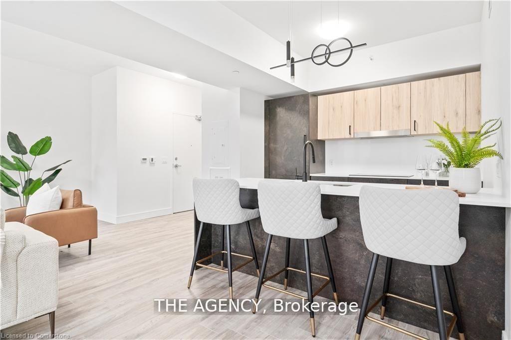 2 Dundas Street W, Unit 305 - Photo 3