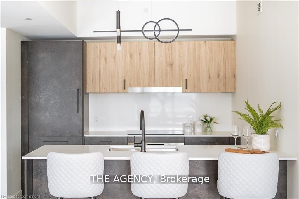 2 Dundas Street W, Unit 305 - Photo 5