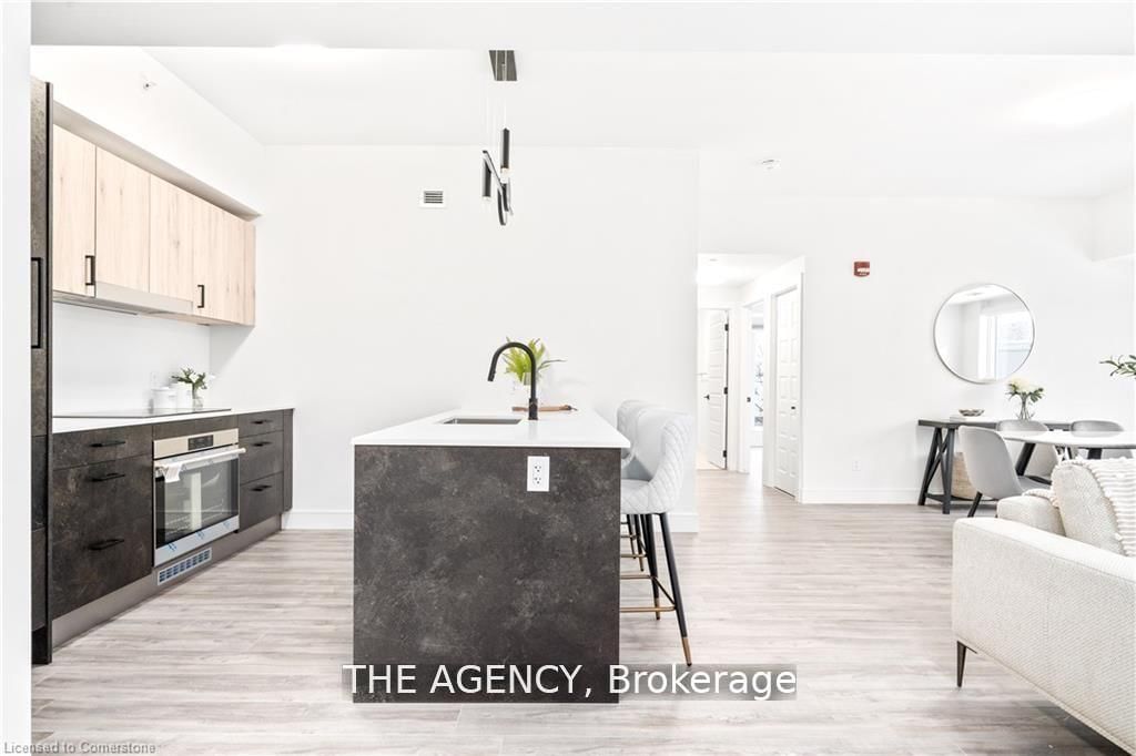 2 Dundas Street W, Unit 305 - Photo 7