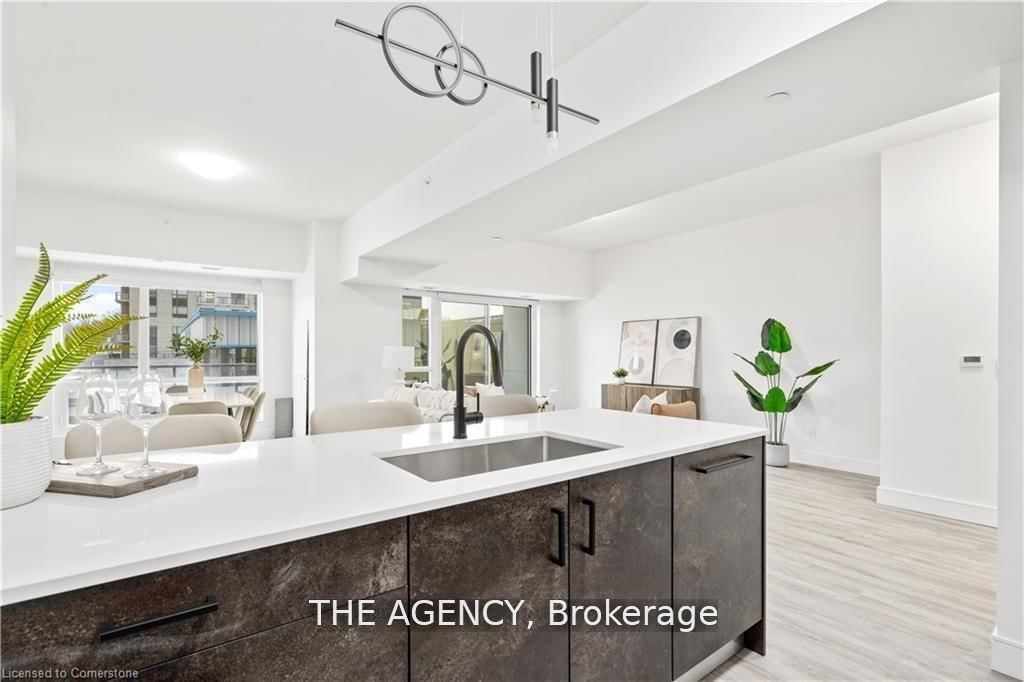 2 Dundas Street W, Unit 305 - Photo 8