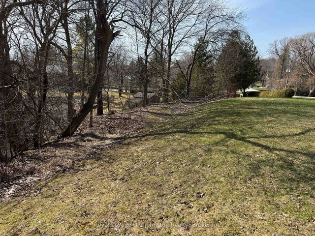 0 Clarendon Street E