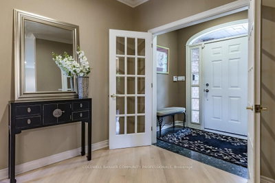 223 Briar Hill Crescent — photo 4