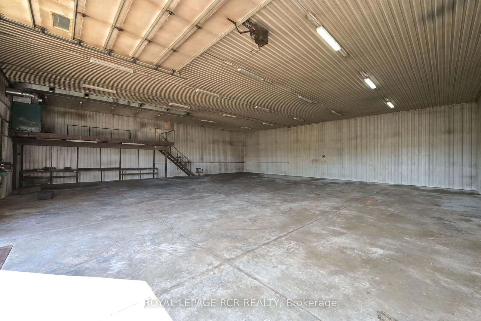 Listing Image 12