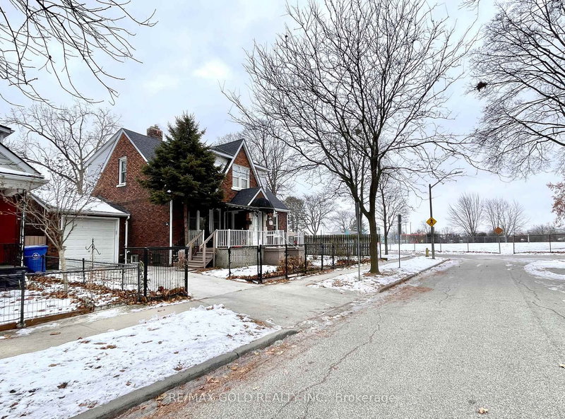 1236 Hickory Rd, Windsor, N8Y 3S6 | Image 3