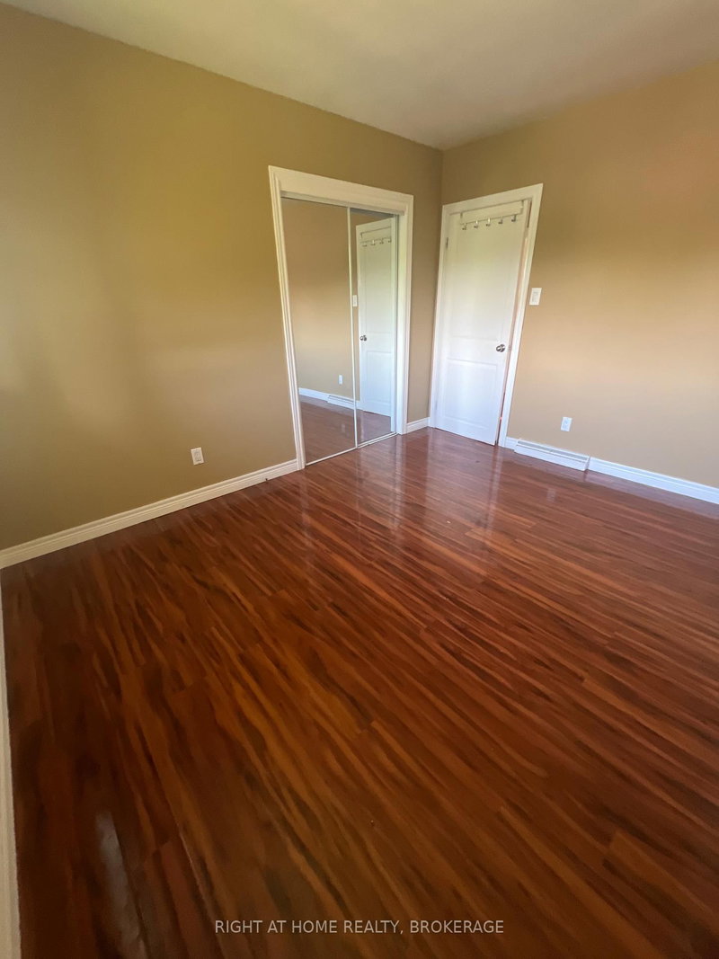 24 Grandview Dr, St. Catharines, L2M 1A9 | Image 2