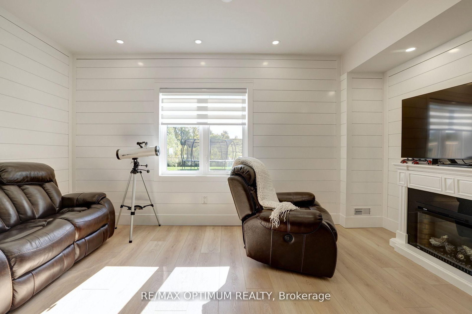 Detached House for sale at 23 Whitcombe Way, Puslinch, Ontario, N0B 2C0 - Morriston - MLS: X12630042