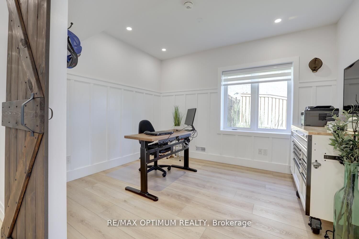 Detached House for sale at 23 Whitcombe Way, Puslinch, Ontario, N0B 2C0 - Morriston - MLS: X12630042