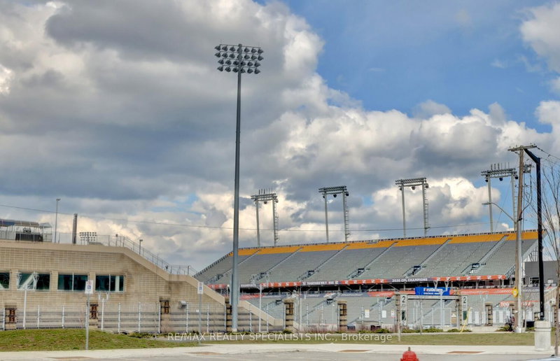 895 Barton St E, Hamilton, L8L 3B8 | Image 3