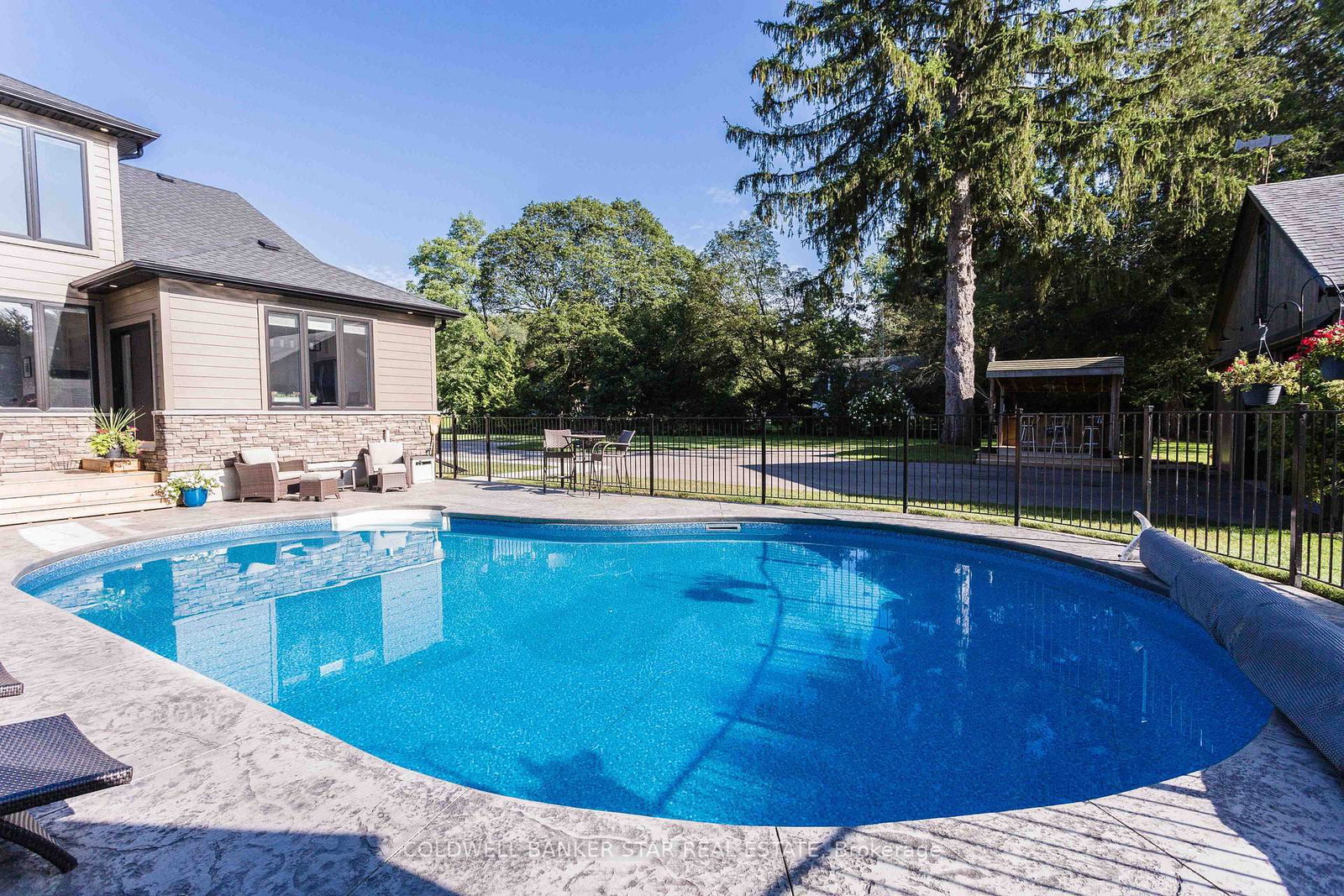 Detached House for sale at 8037 Springwater Road, Central Elgin, Ontario, N5H 2R4 - Rural Central Elgin - MLS: X12633086