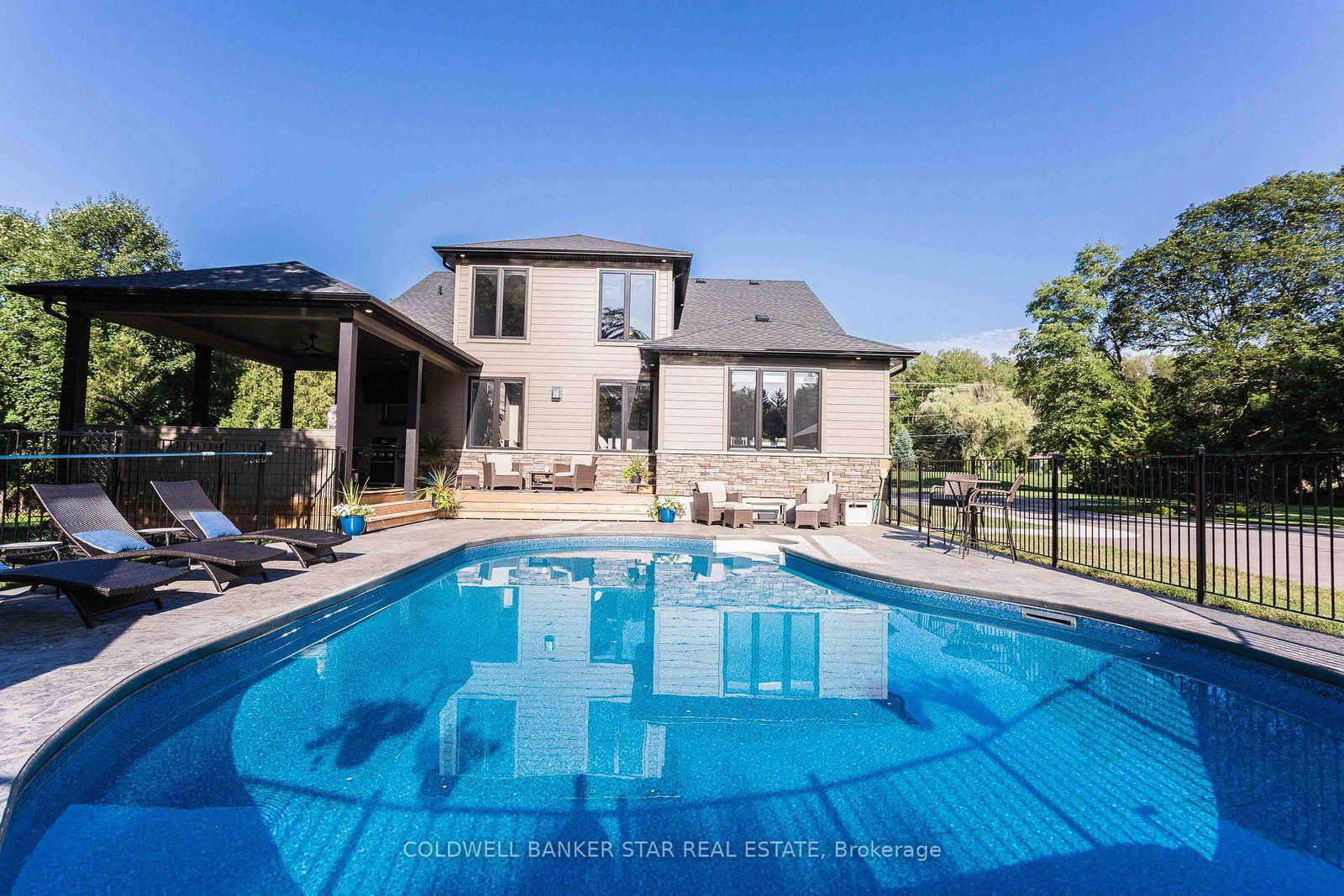 Detached House for sale at 8037 Springwater Road, Central Elgin, Ontario, N5H 2R4 - Rural Central Elgin - MLS: X12633086