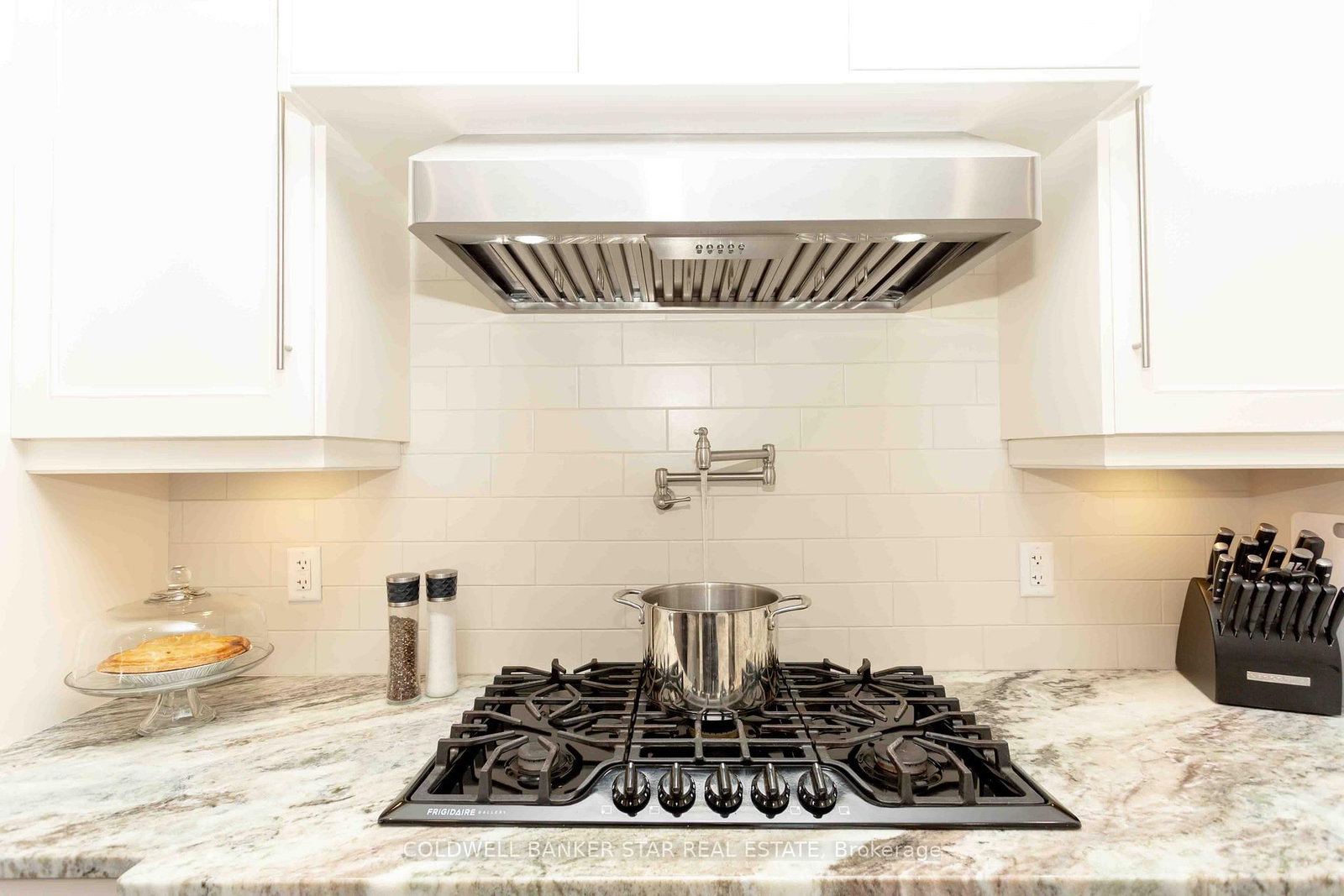 Detached House for sale at 8037 Springwater Road, Central Elgin, Ontario, N5H 2R4 - Rural Central Elgin - MLS: X12633086