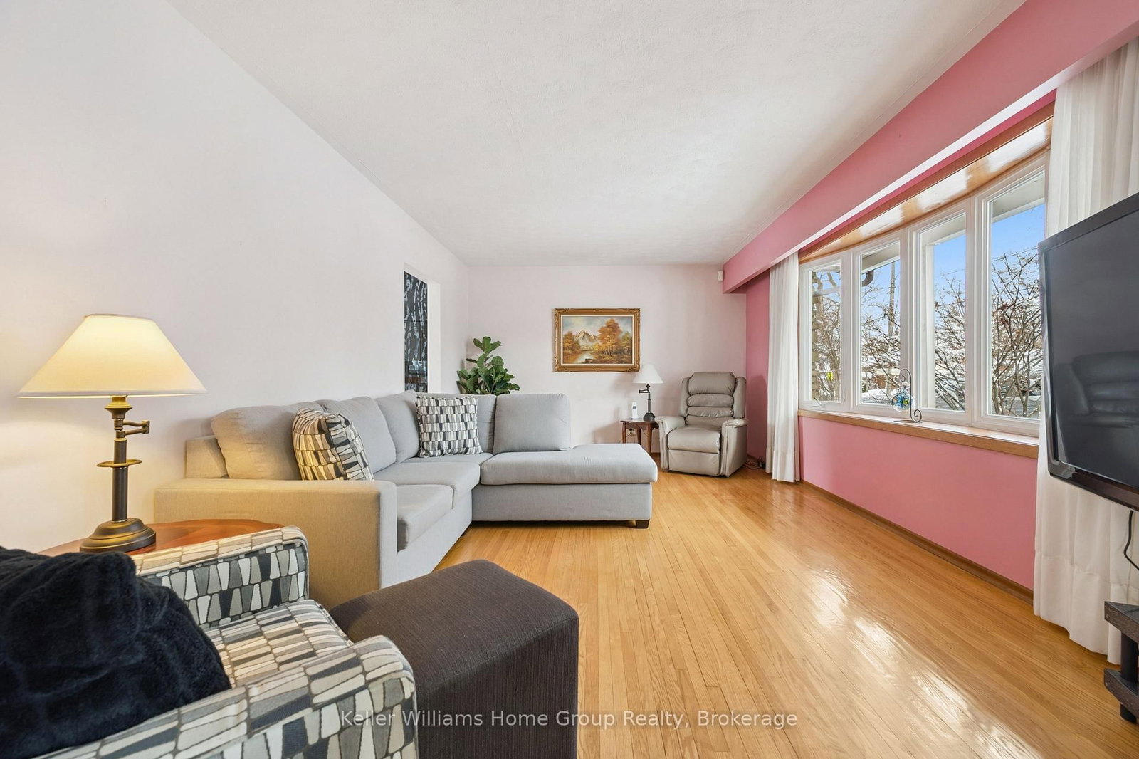 Listing Image 7