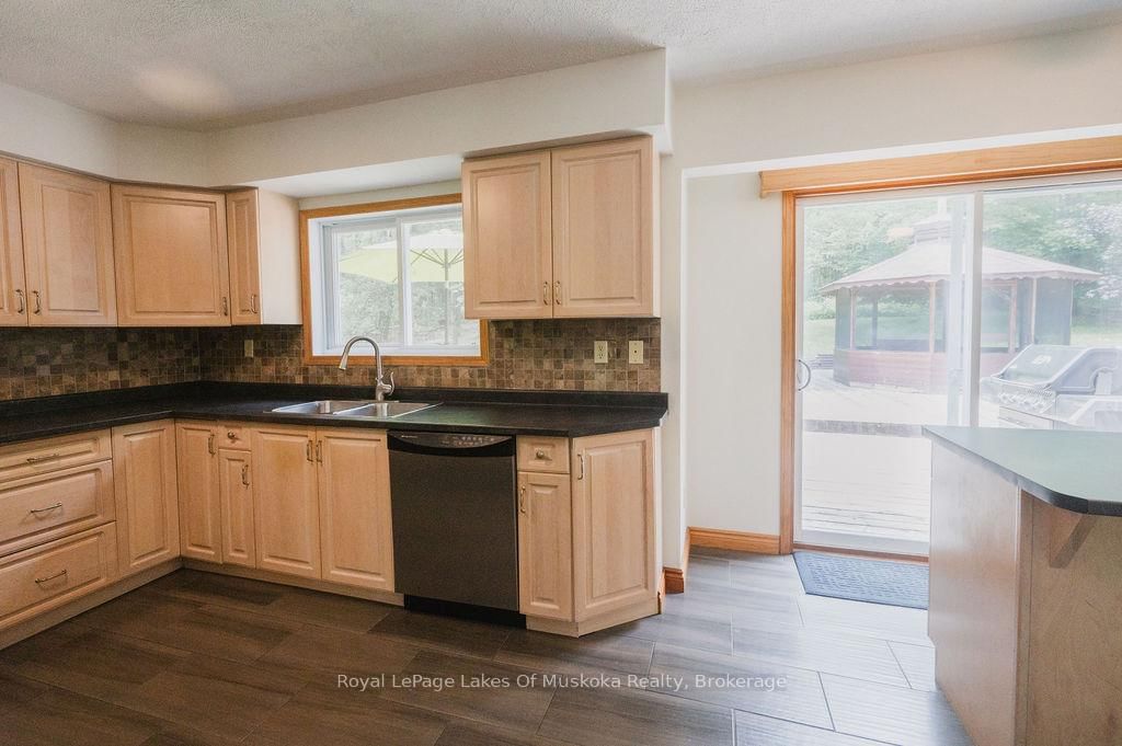 Detached House for sale at 12 Murray Street, Sundridge, Ontario, P0A 1Z0 - Sundridge - MLS: X12633500