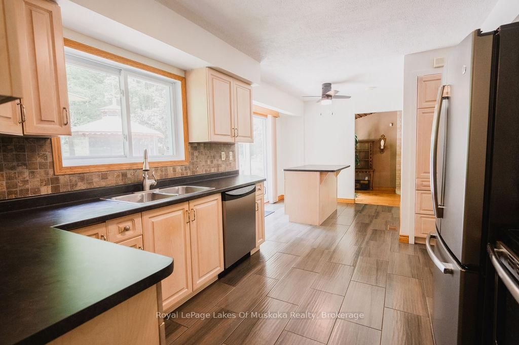 Detached House for sale at 12 Murray Street, Sundridge, Ontario, P0A 1Z0 - Sundridge - MLS: X12633500